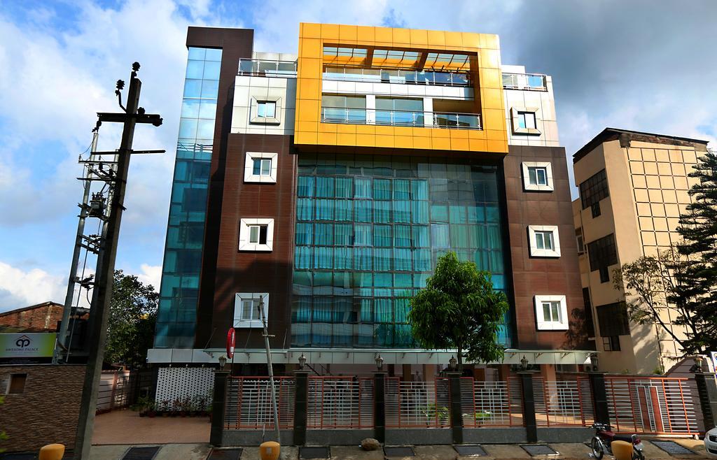 Hôtel Awesome Palace à Guwahati Extérieur photo